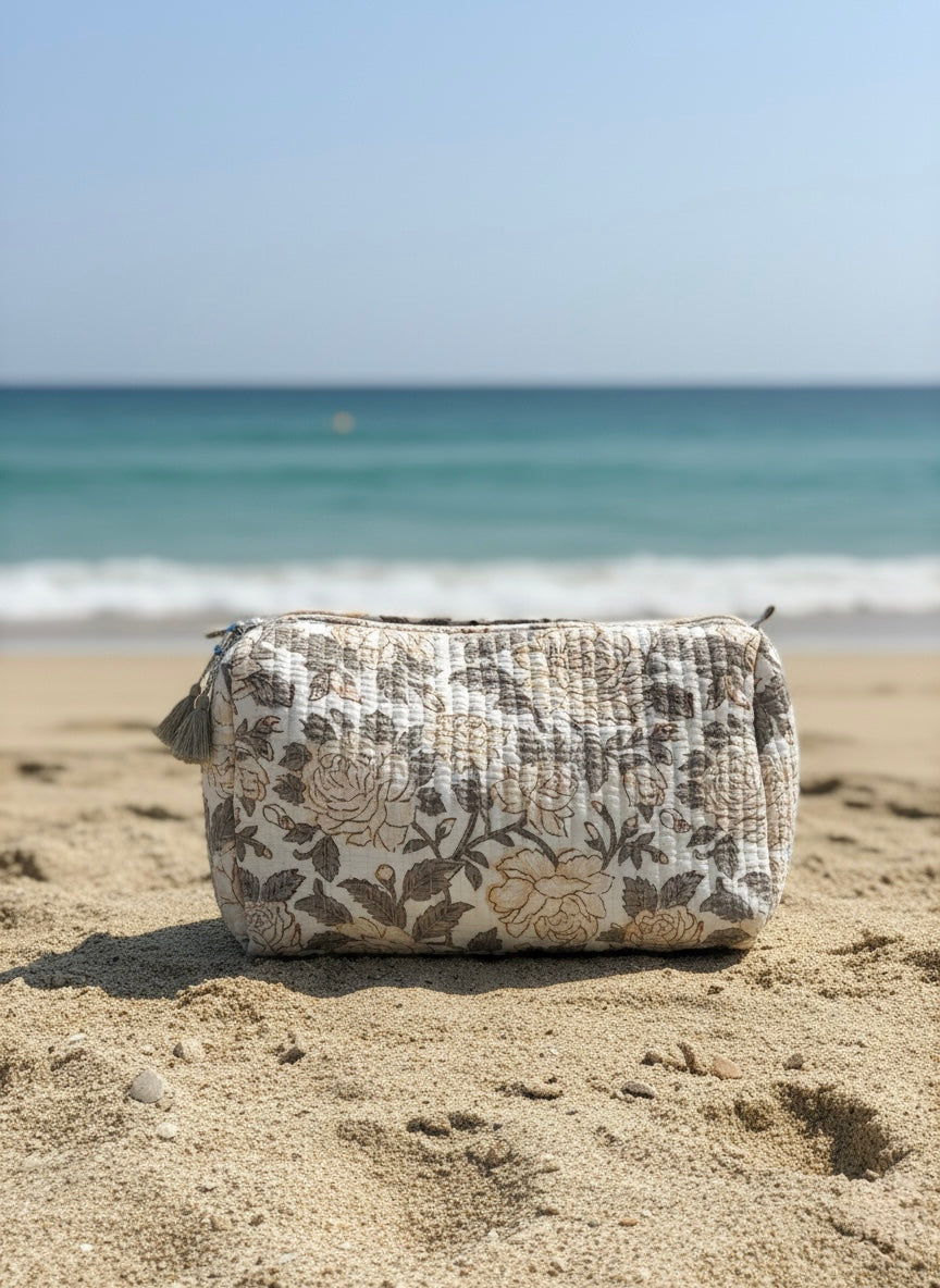 Toalettmappe - hvit blomstret