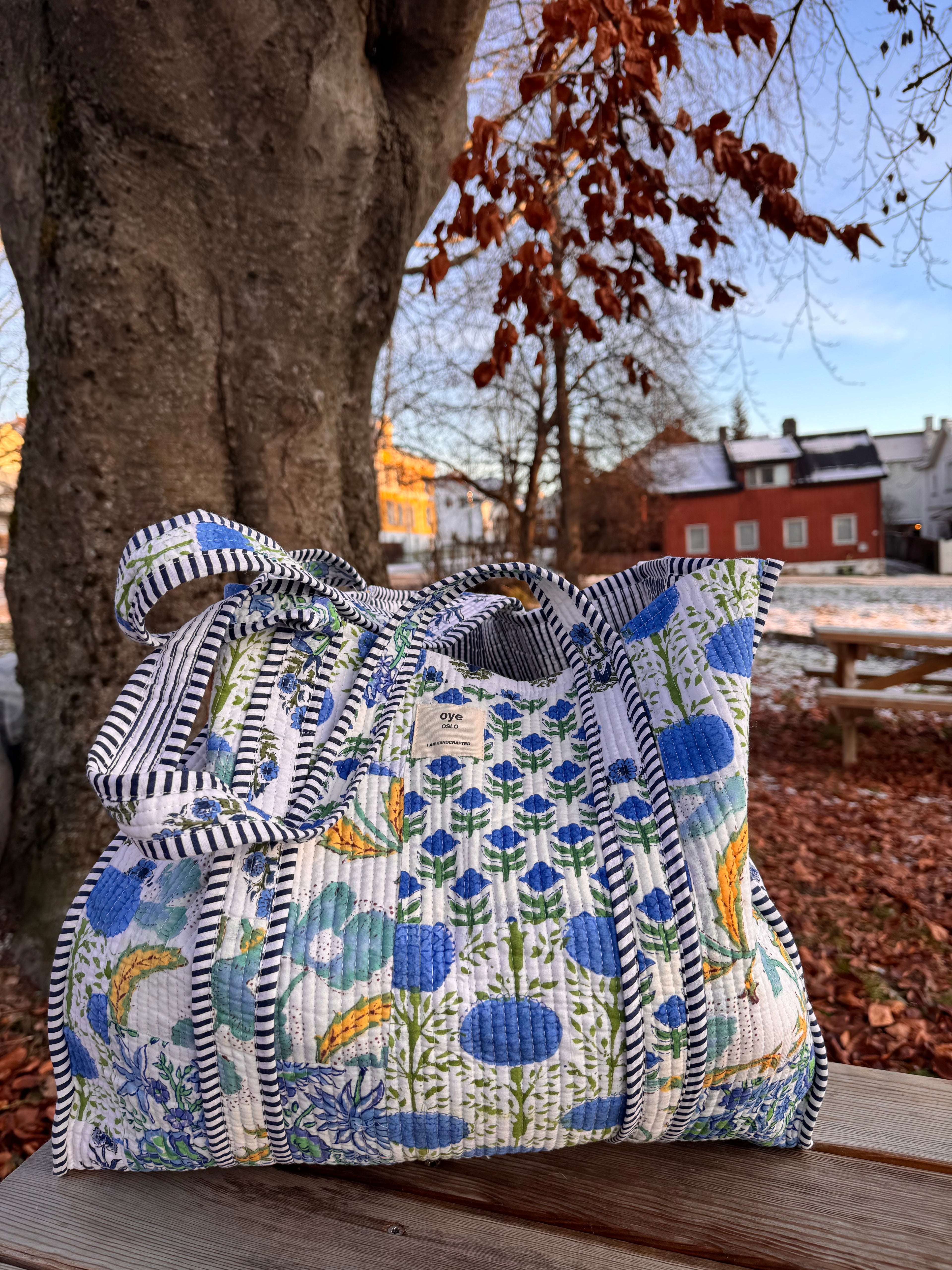 Tote bomullsveske - patchwork av ulike restestoffer