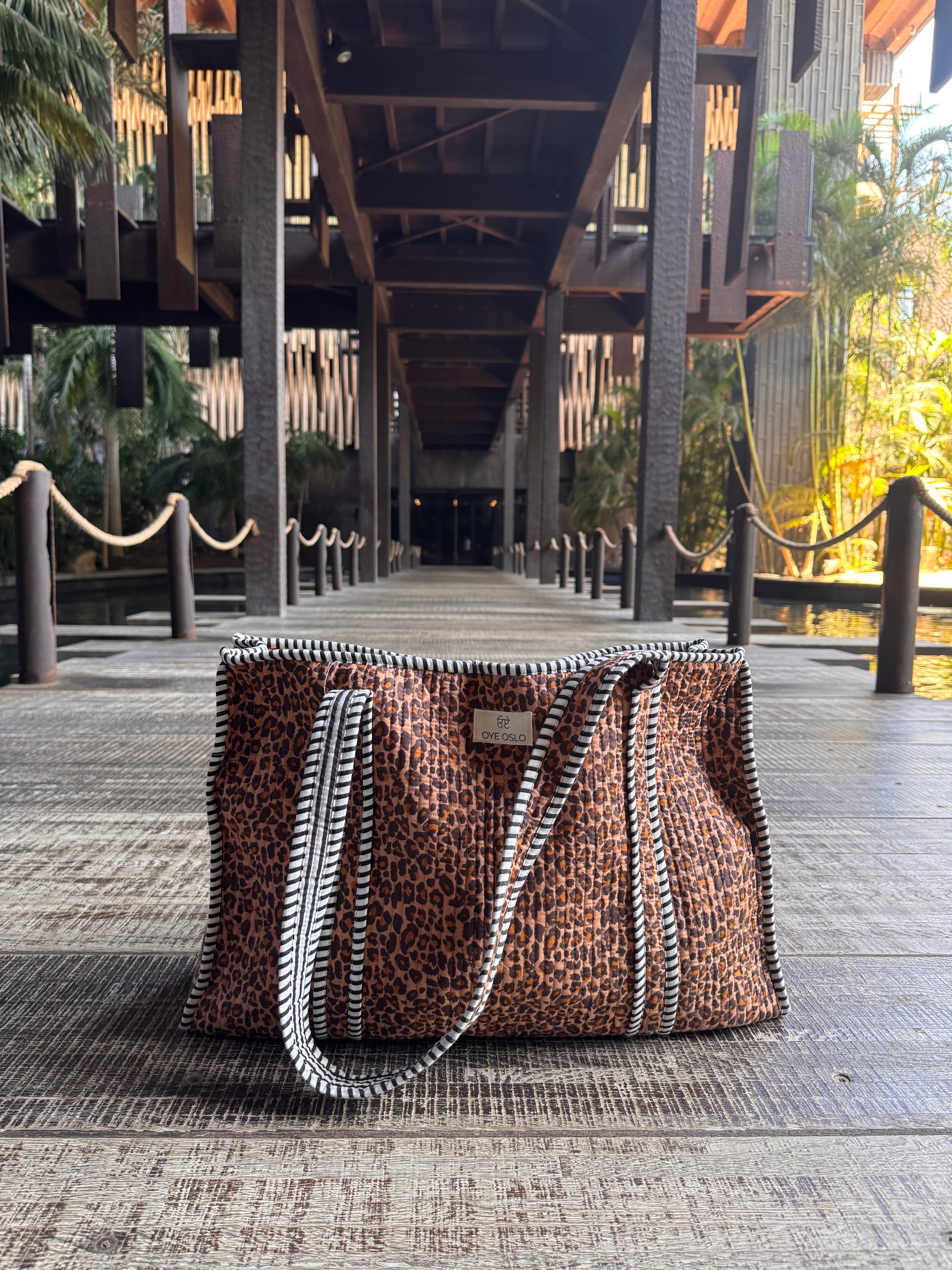 Overpacker tote - large LEOPARD