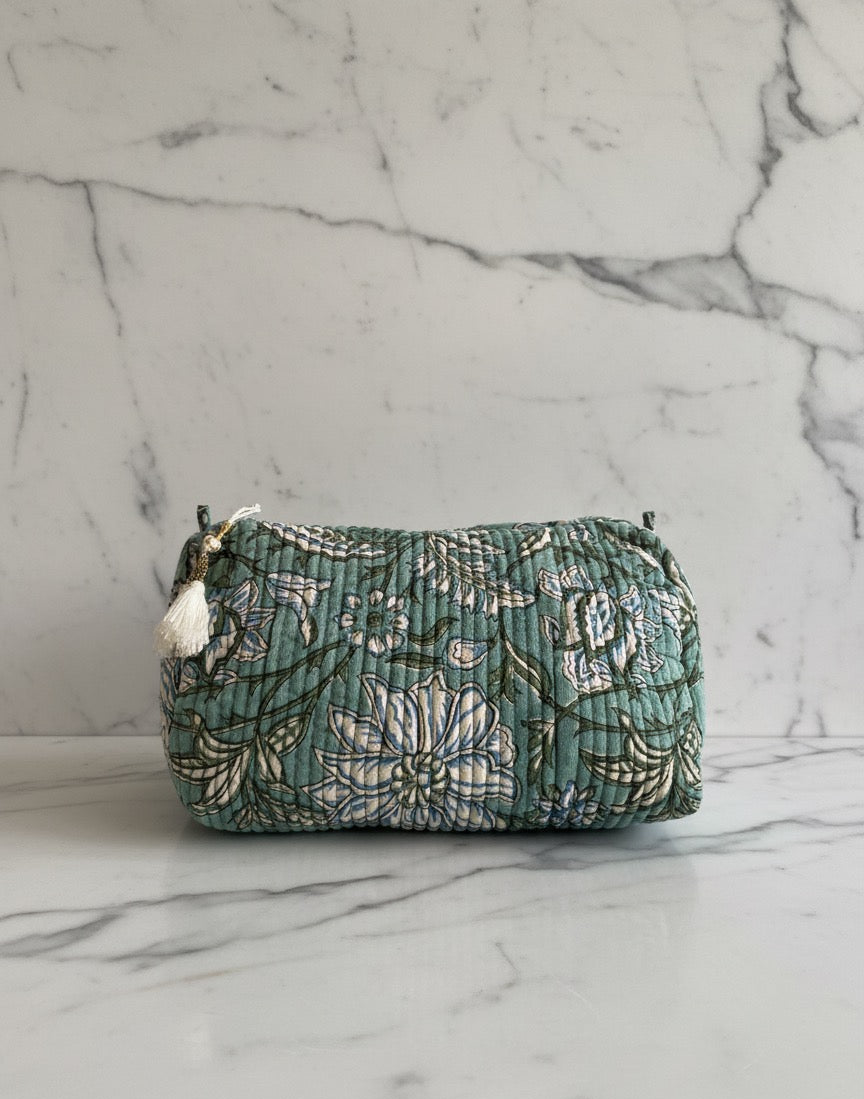 Toalettmappe - turkis blomstret